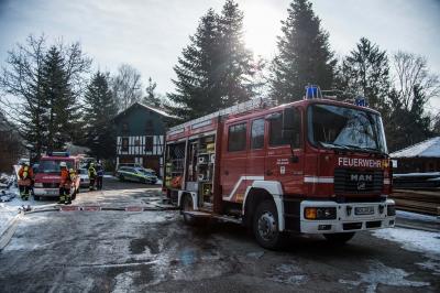 Buchen-Boedigheim: Vollbrand einer Maschinenhalle eines Saegewerks - Ueber 100 Einsatzkraefte - Ueber 7 Millionen Schaden